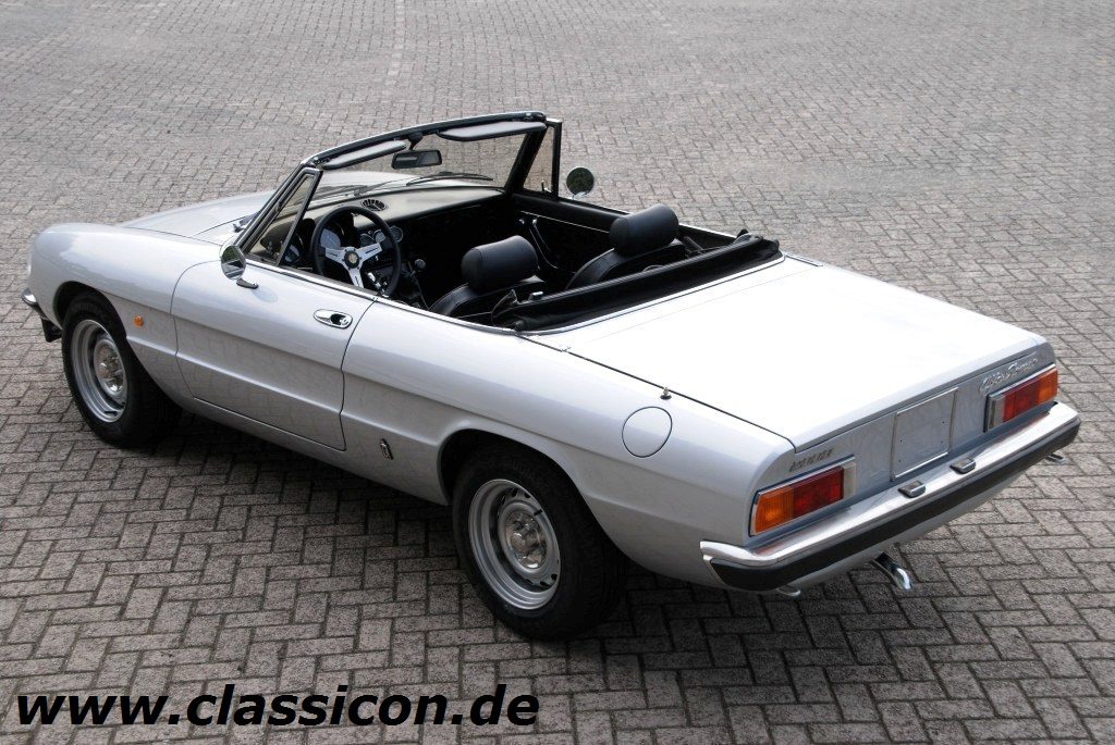 1973 Alfa Romeo Spider 2000 Veloce Classicon