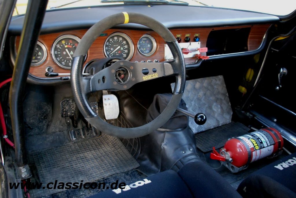 1967_Alfa-Romeo-GT-1300-corsa-03