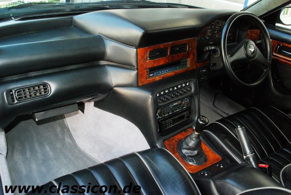 1990_Aston-Martin Virage-14