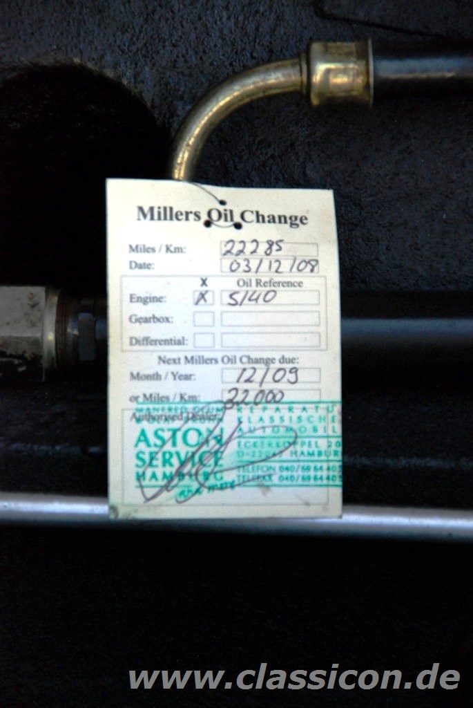 1990_Aston-Martin Virage-29