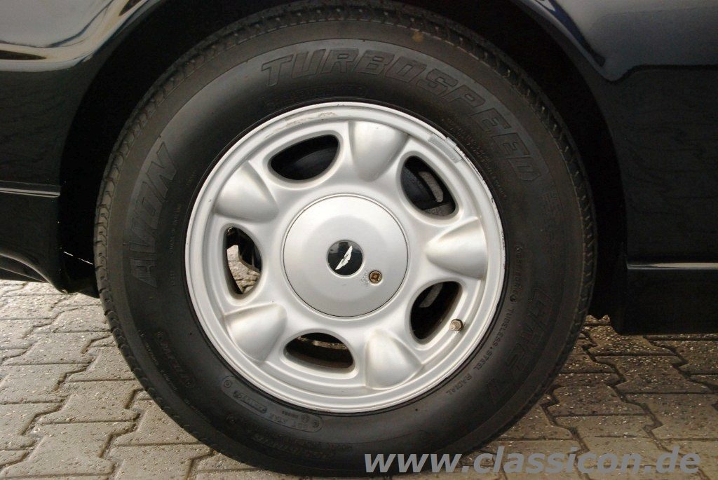 1990_Aston-Martin Virage-31