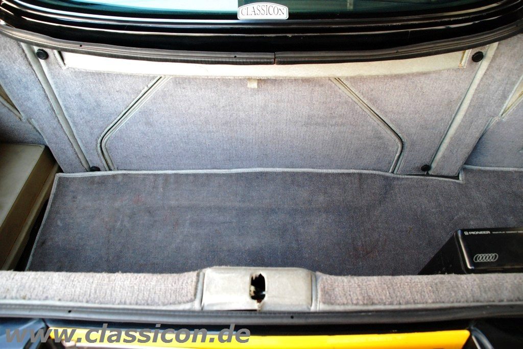 1990_Aston-Martin Virage-36