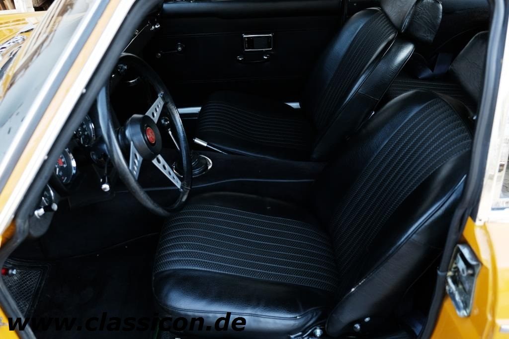 1970 - MG B GT Mk II - 05