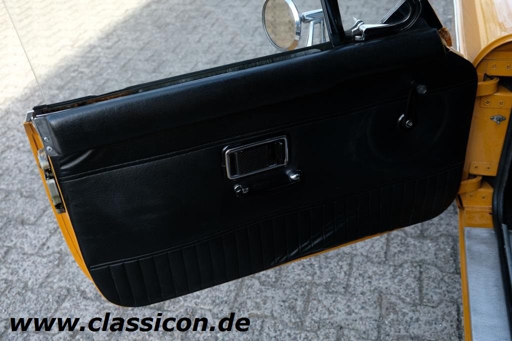 1970 - MG B GT Mk II - 06