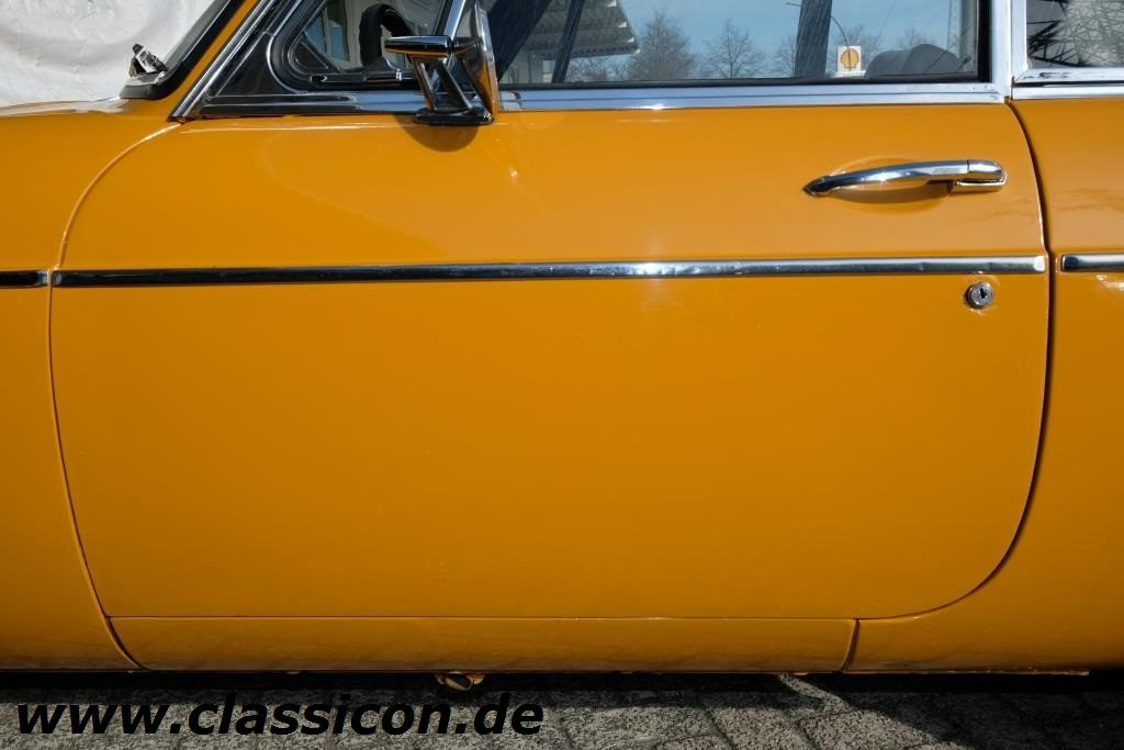 1970 - MG B GT Mk II - 07