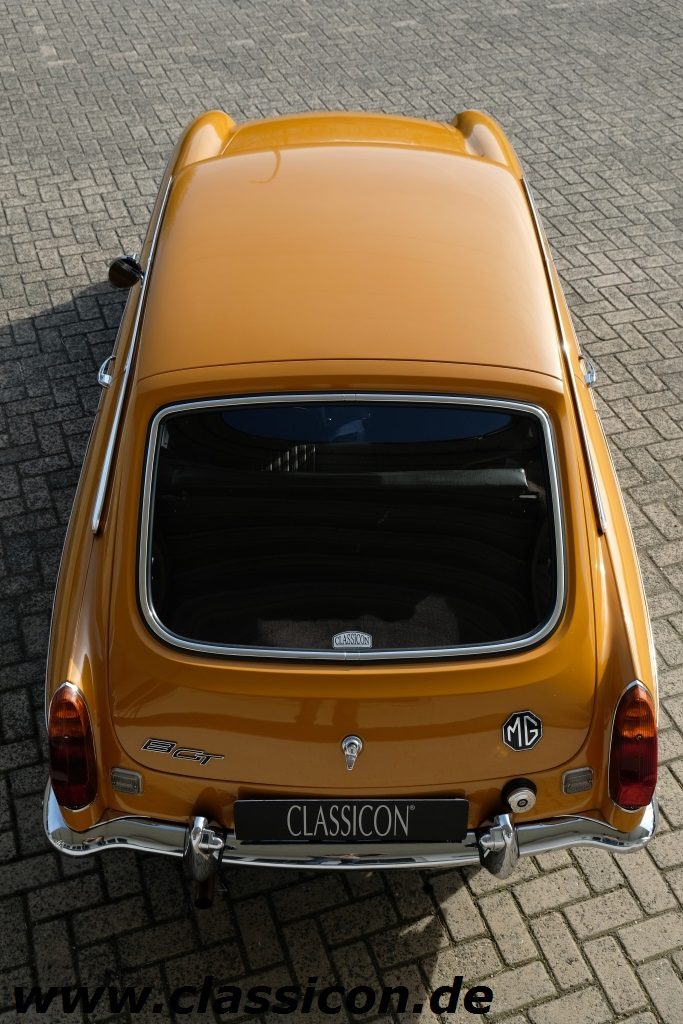 1970 - MG B GT Mk II - 12