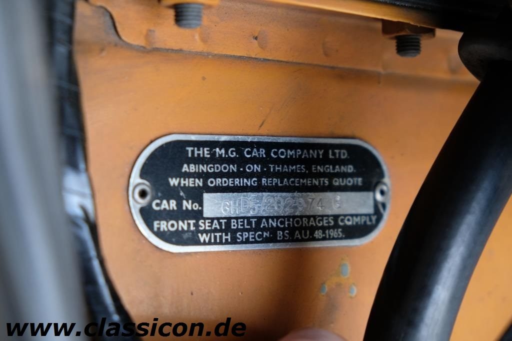 1970 - MG B GT Mk II - 18