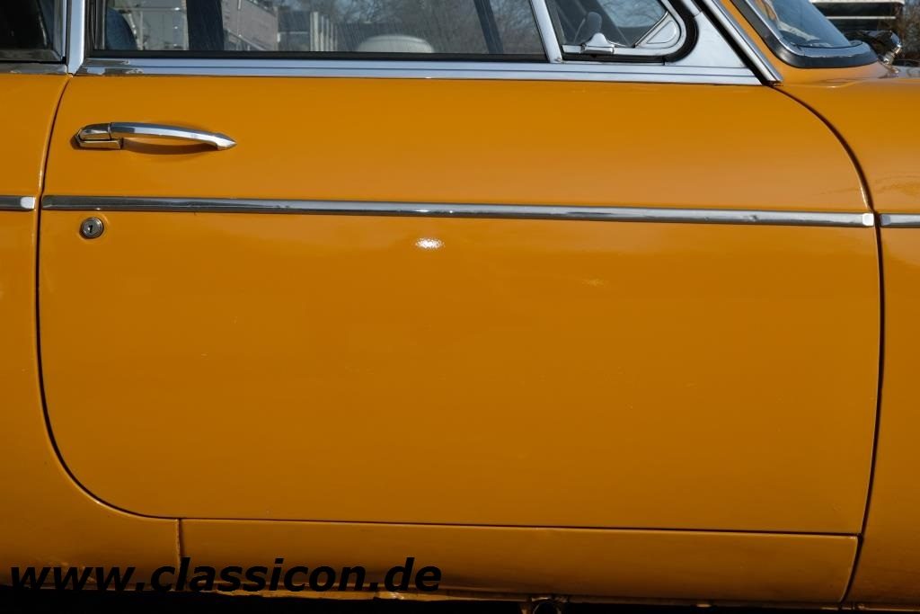 1970 - MG B GT Mk II - 30