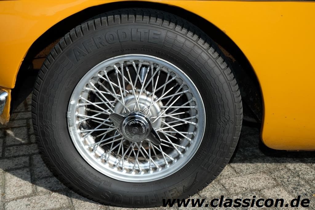 1970 - MG B GT Mk II - 32