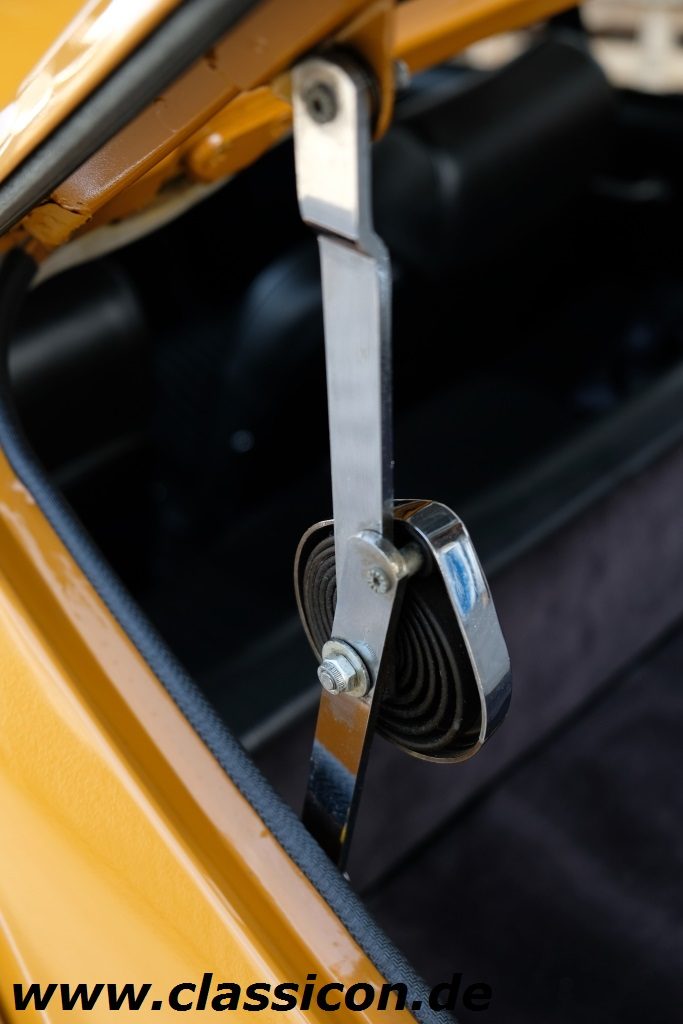 1970 - MG B GT Mk II - 33