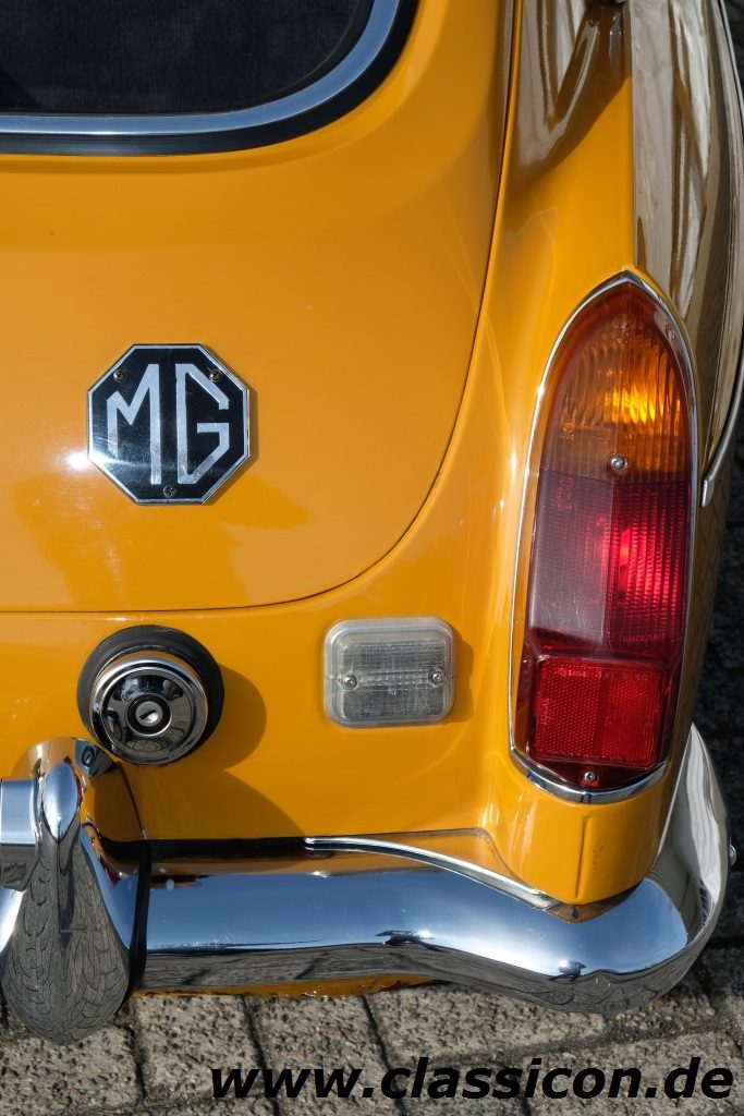 1970 - MG B GT Mk II - 34