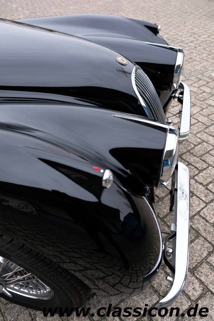 1954 - JAGUAR XK 120 DHC - 25